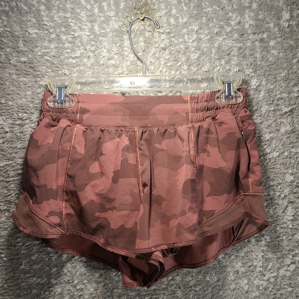 Lululemon Hotty Hot Short Heritage 365 Camo Pink Brown Built in Brief Size 6